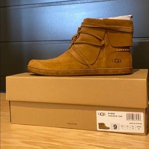 Ugg Reid Bootie size 9